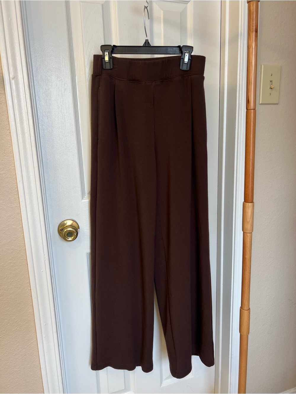 Women's Straight-Leg Pull-On Pants in Dark Brown